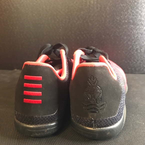Nike Kobe XI Achilles Heel Youth US 7Y Basketball Shoe Low 822945-670 Black Red - Picture 6 of 7